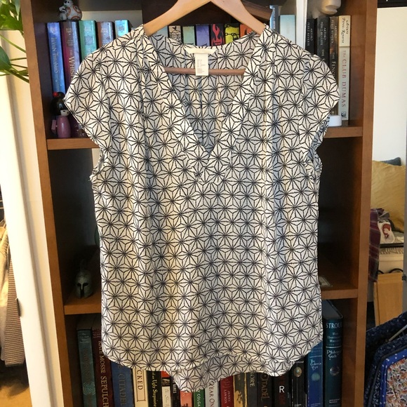 H&M Blouse - Picture 1 of 3